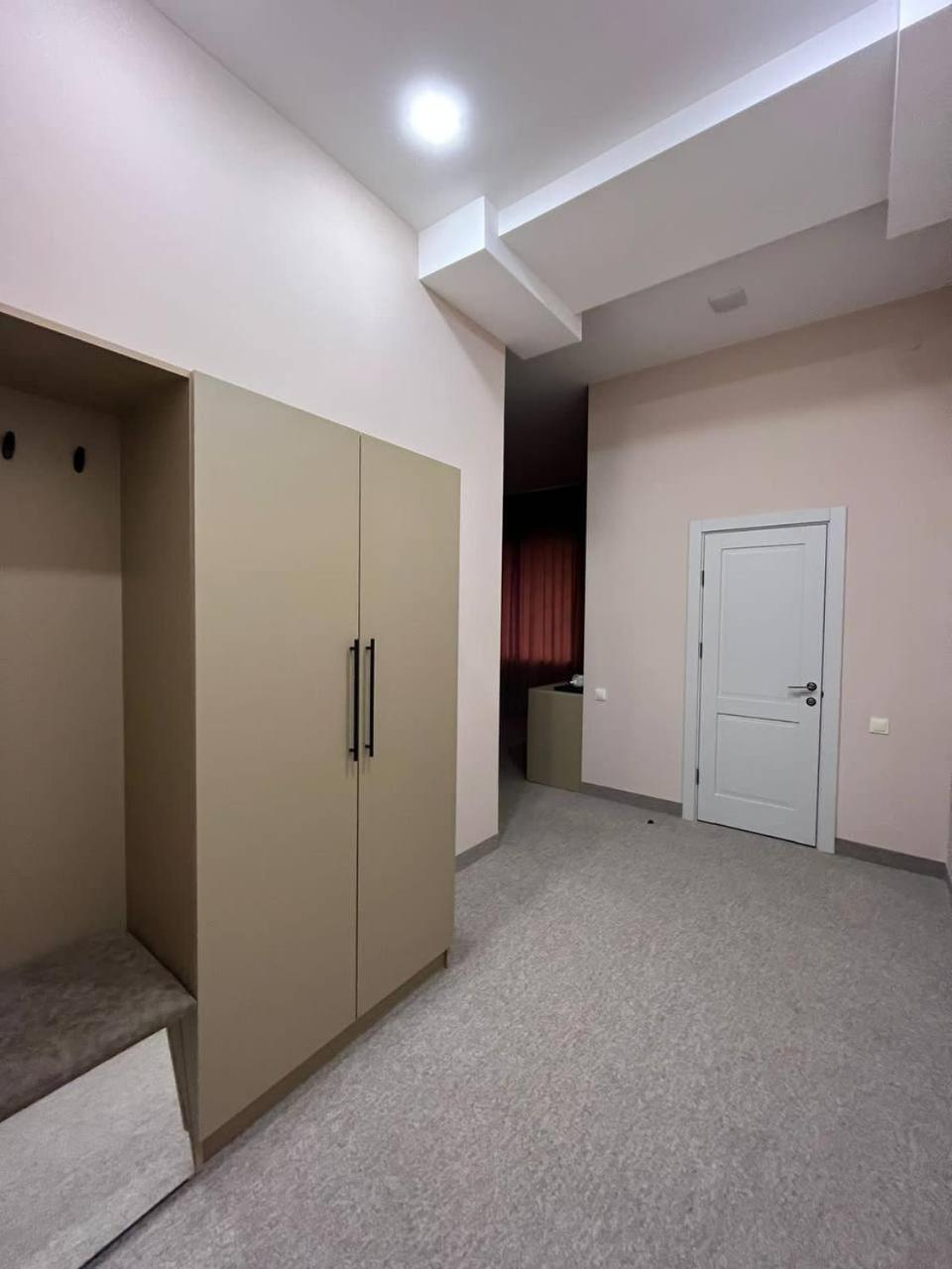 Hotel Port Plaza Evn P'arak'ar Exteriér fotografie