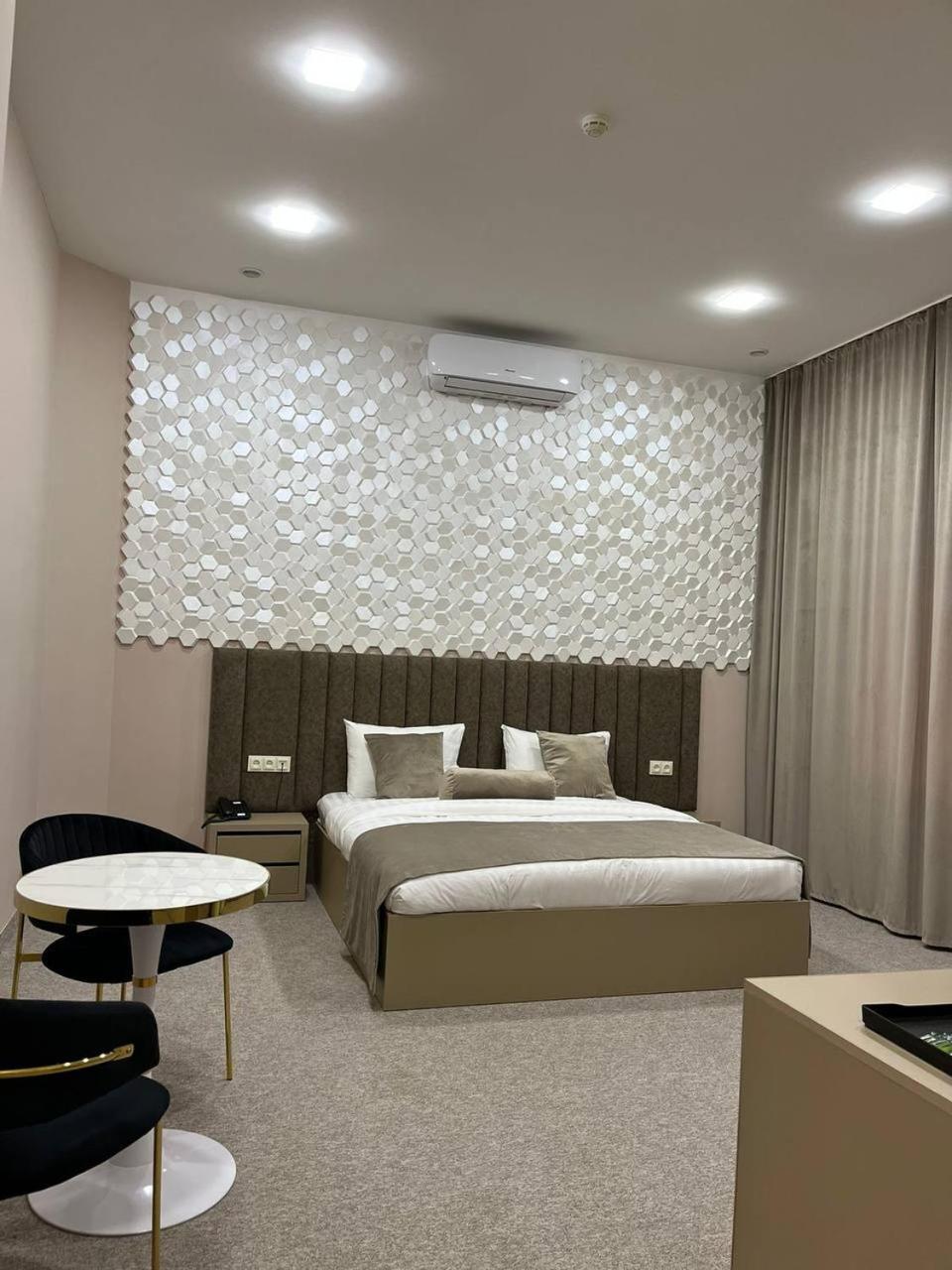 Hotel Port Plaza Evn P'arak'ar Exteriér fotografie