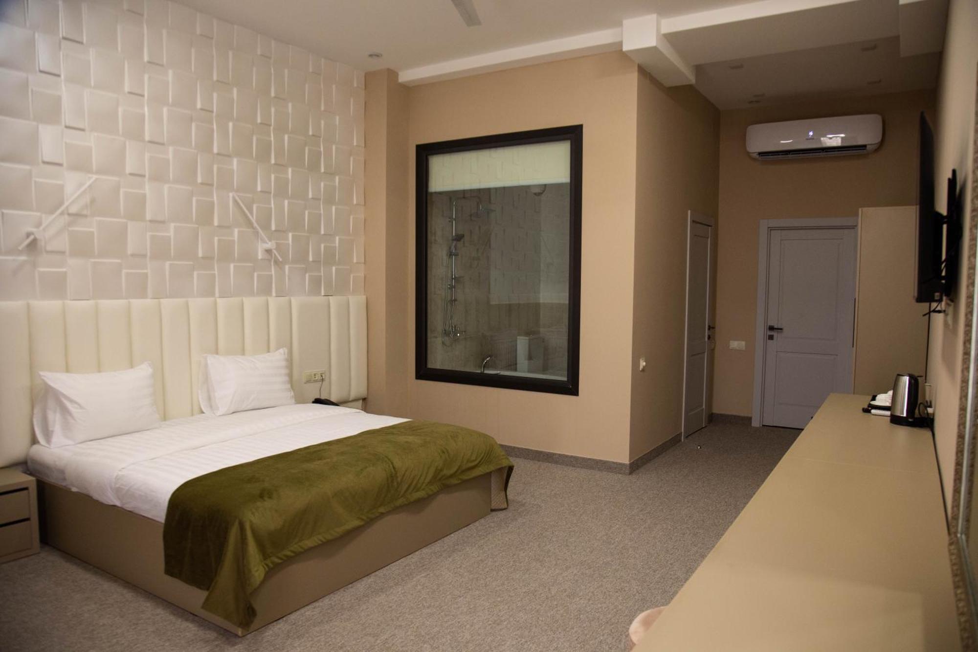 Hotel Port Plaza Evn P'arak'ar Exteriér fotografie