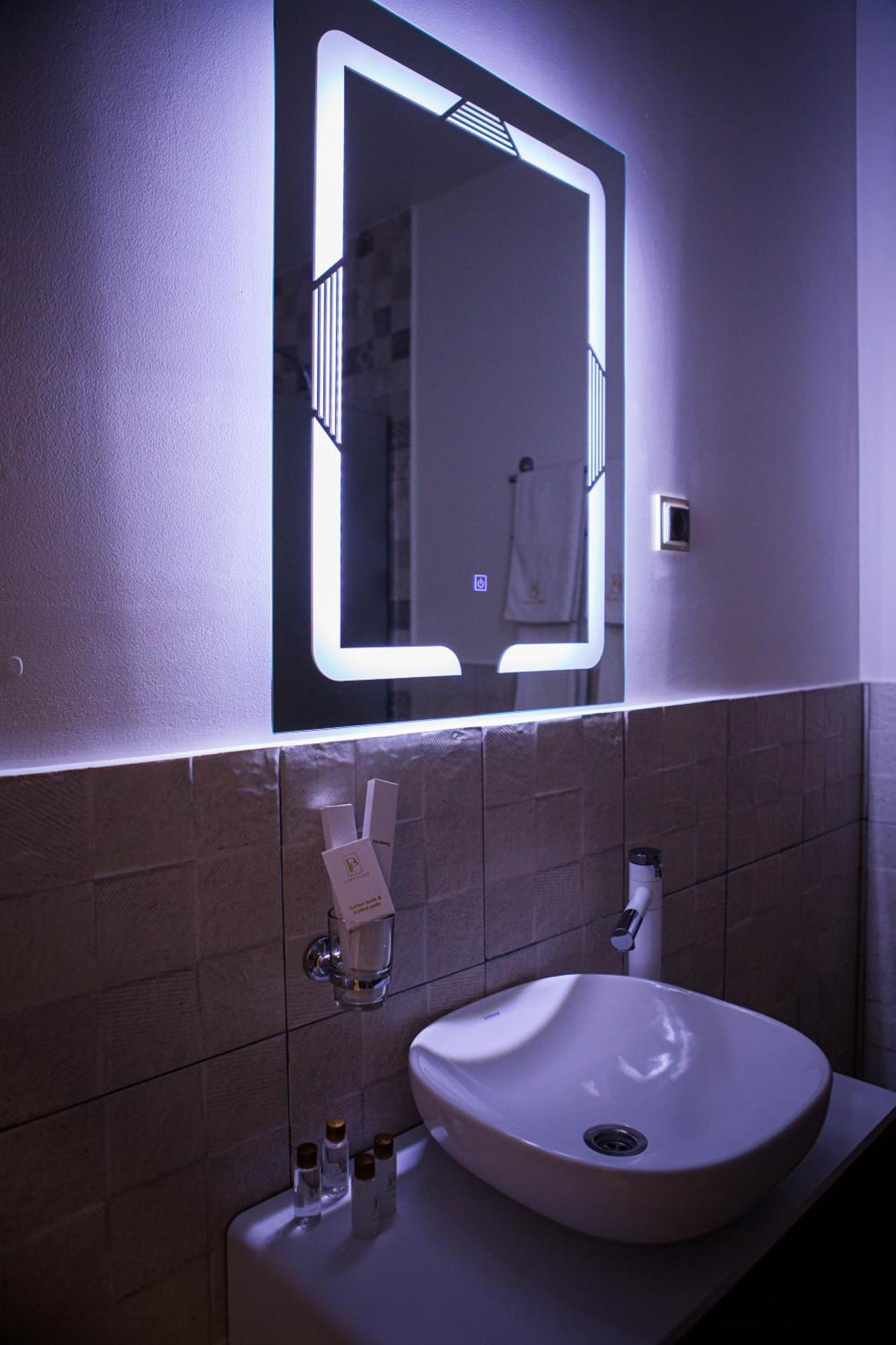 Hotel Port Plaza Evn P'arak'ar Exteriér fotografie