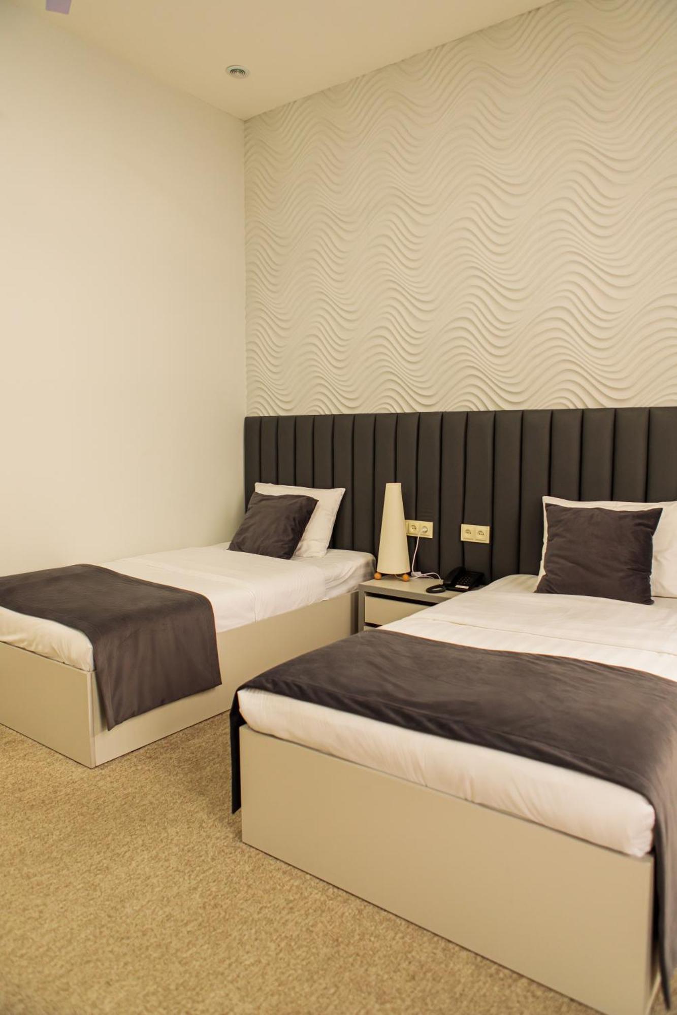 Hotel Port Plaza Evn P'arak'ar Exteriér fotografie