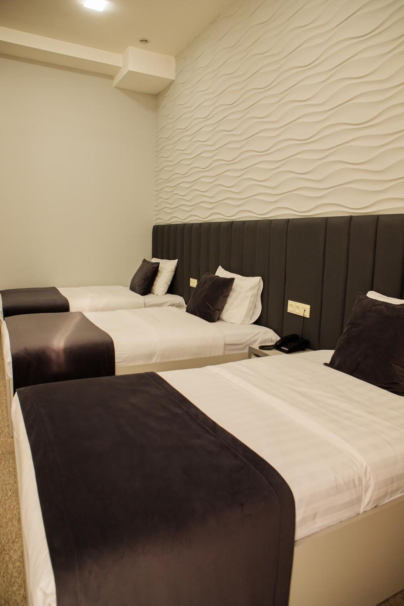 Hotel Port Plaza Evn P'arak'ar Exteriér fotografie